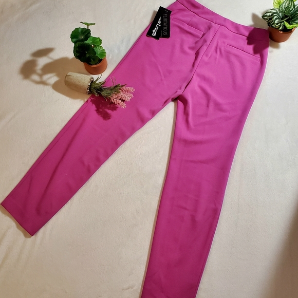 Flirtatious Mid-Rise Ankle Length Pants - Picture 5 of 5